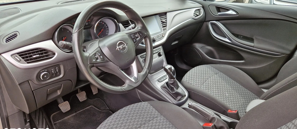 Opel Astra cena 39900 przebieg: 173000, rok produkcji 2016 z Tuszyn małe 742